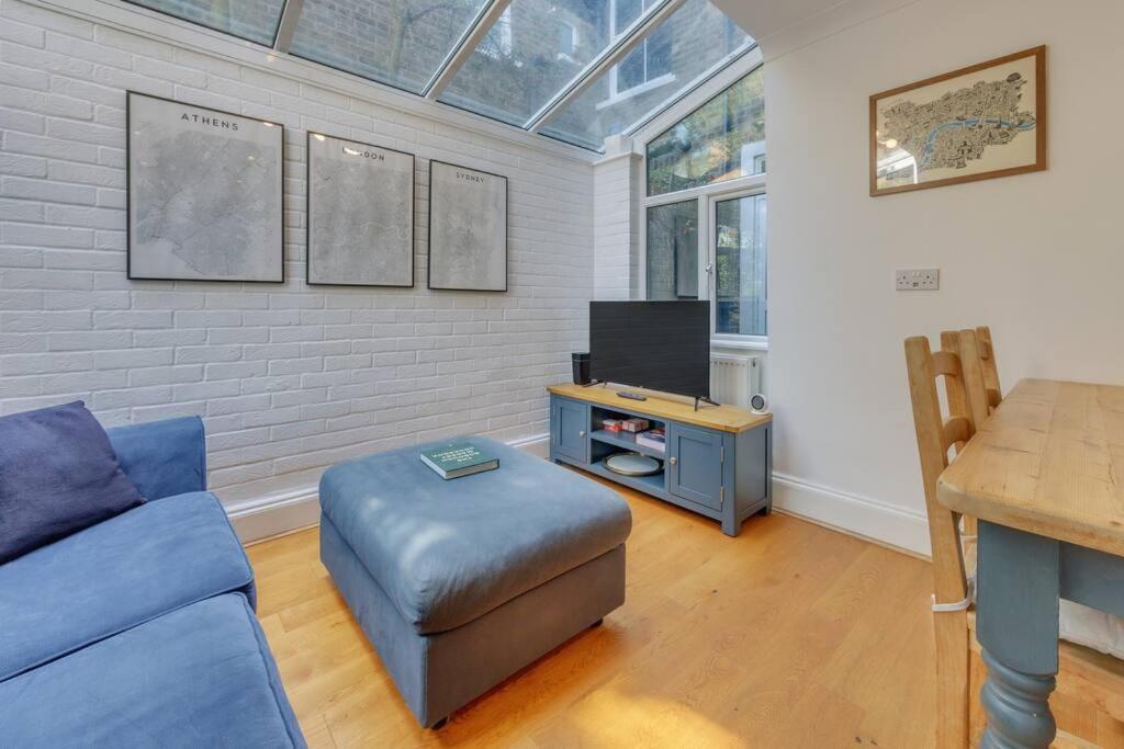 Charming Hampstead Retreat With Patio Apartment ลอนดอน ภายนอก รูปภาพ